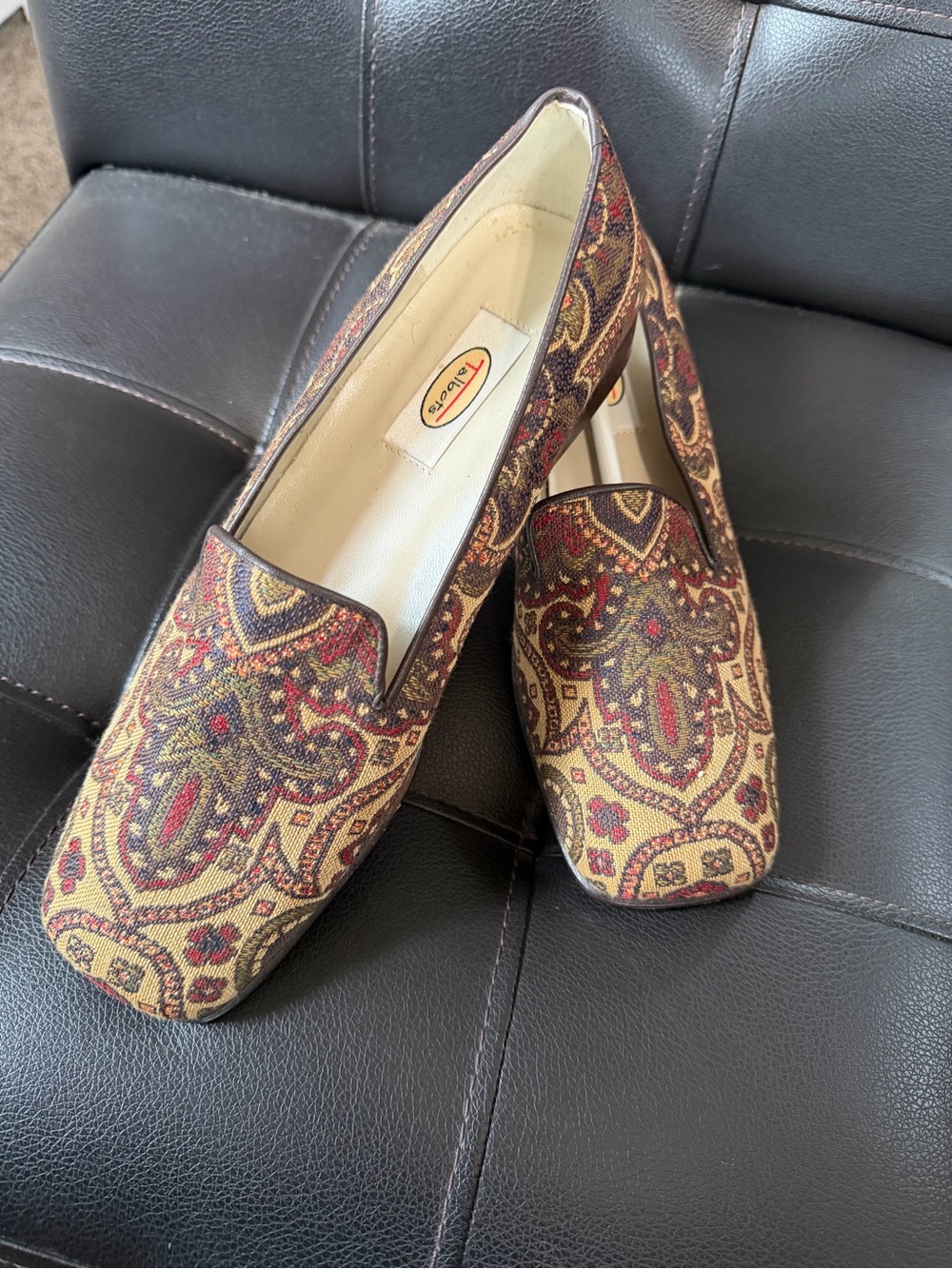 Vintage Talbots Paisley Tapestry Fabric Loafer in a Classic Jacquard Pattern - Picture 2 of 5